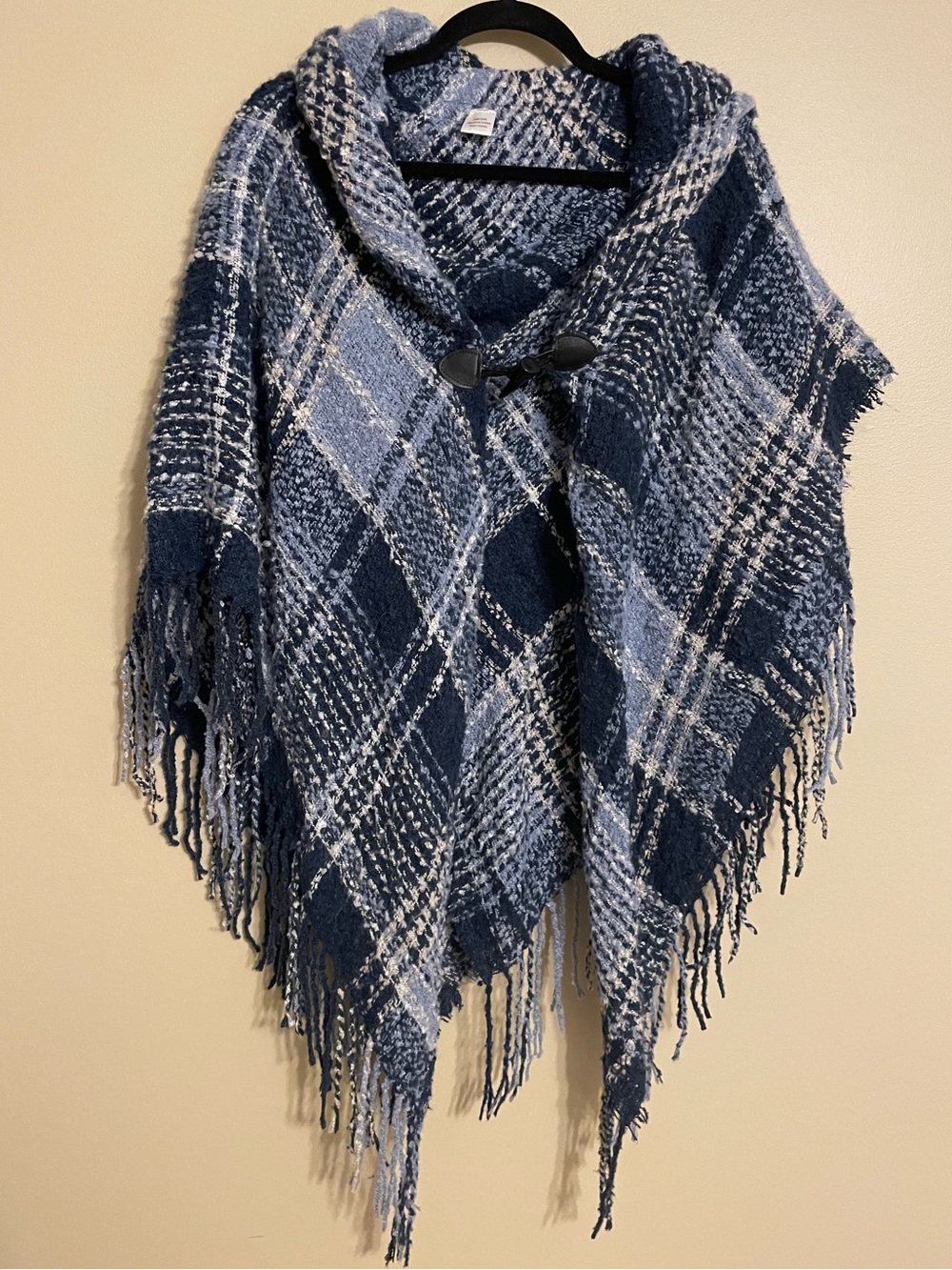 Blanket Wrap Shawl Cape Open Front Poncho blue plaid fringe clasp front one size